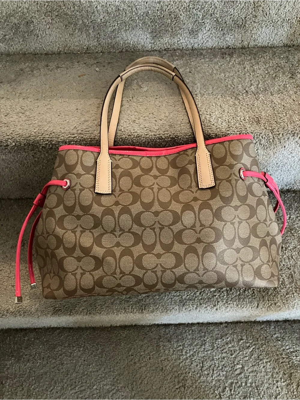 EXCELLENT CONDITION! COACH LARGE SIGNATURE STRIPE DRAWSTRING CARRYALL W FLOWERS